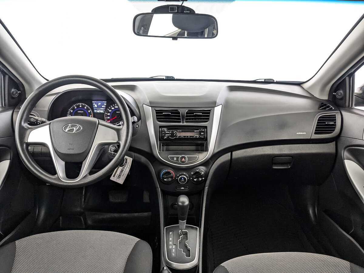 Купить Hyundai Solaris с пробегом. Фото: #9