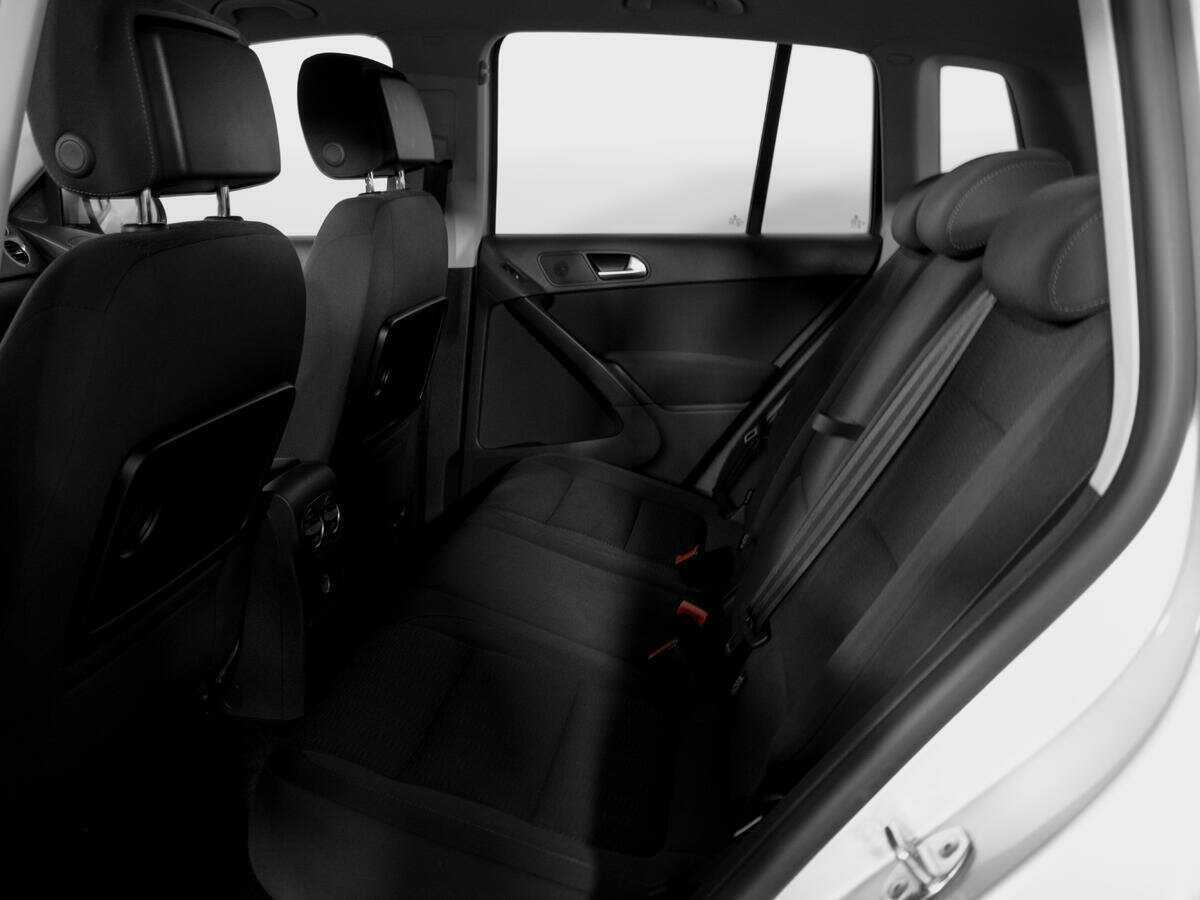 Купить Volkswagen Tiguan с пробегом. Фото: #6