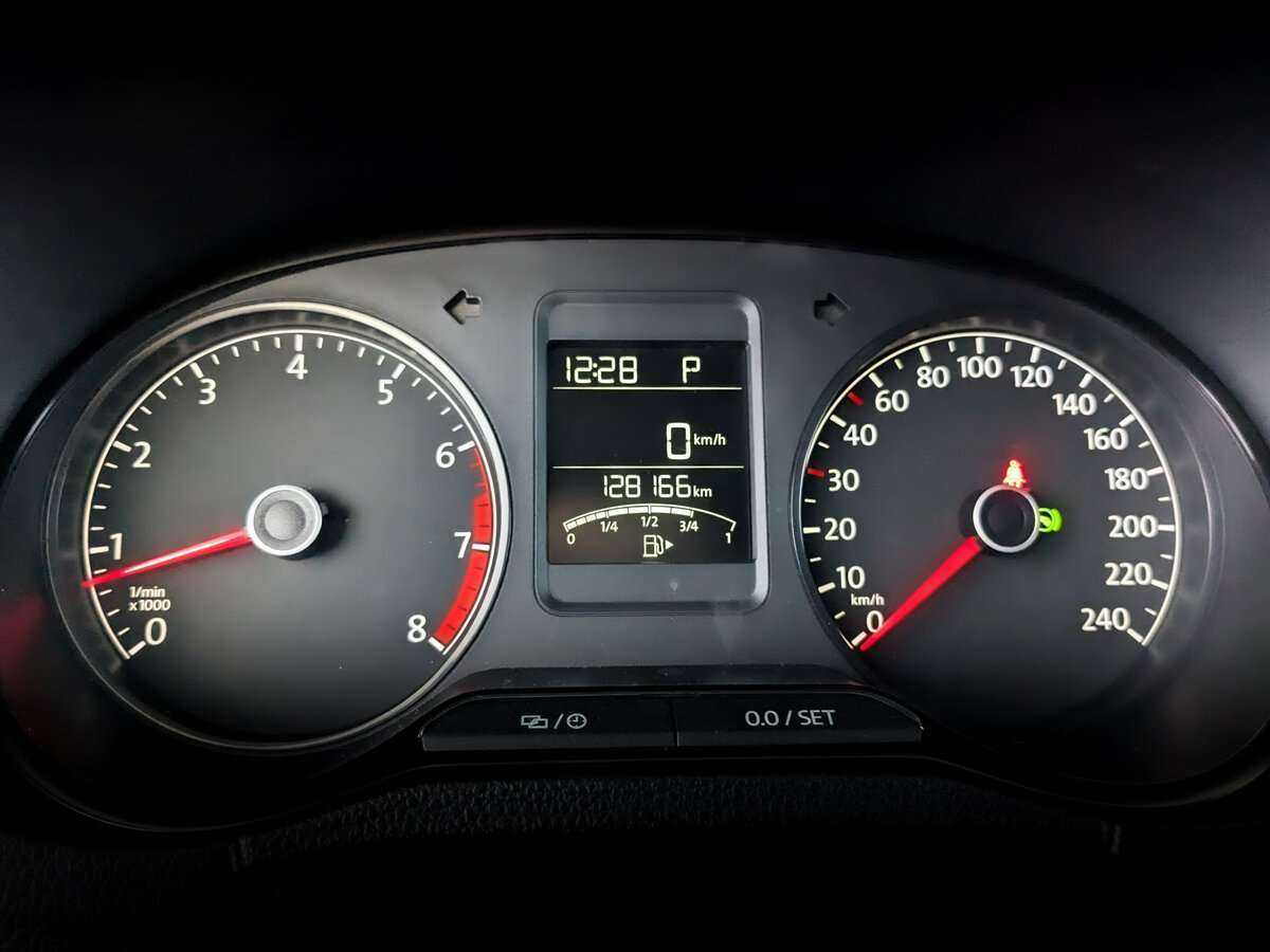 Купить Volkswagen Polo с пробегом. Фото: #10