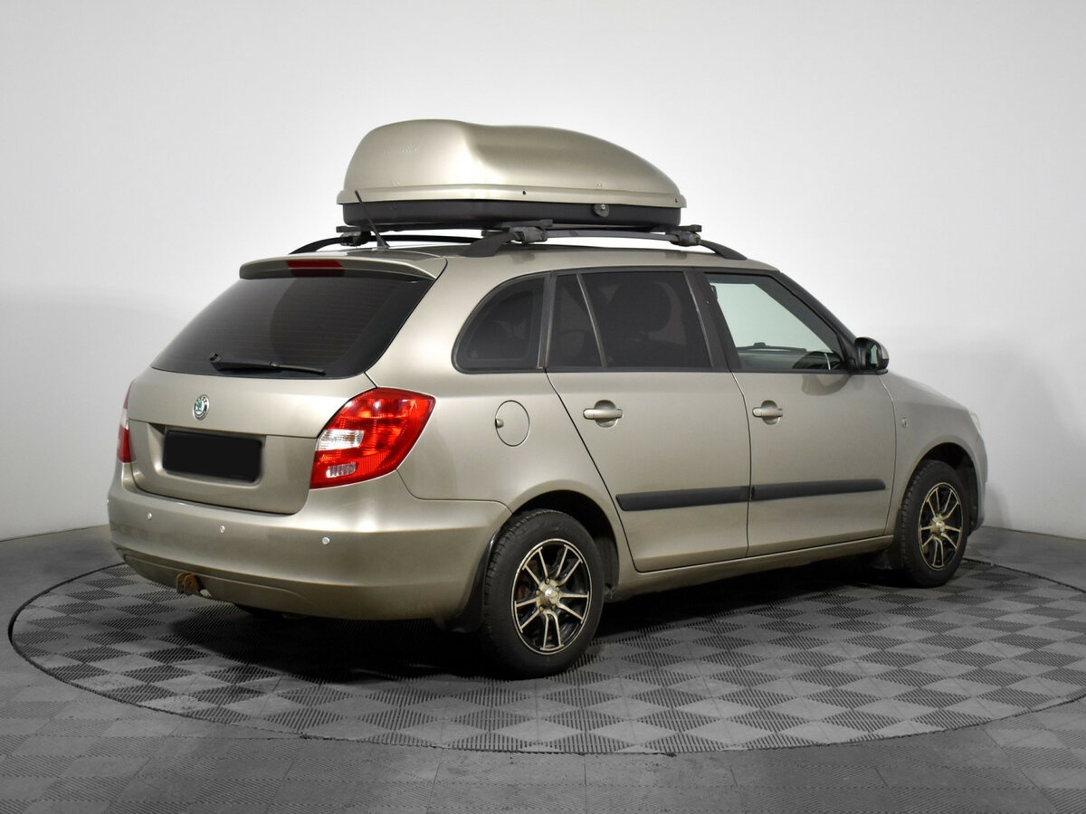 Купить Skoda Fabia с пробегом. Фото: #4