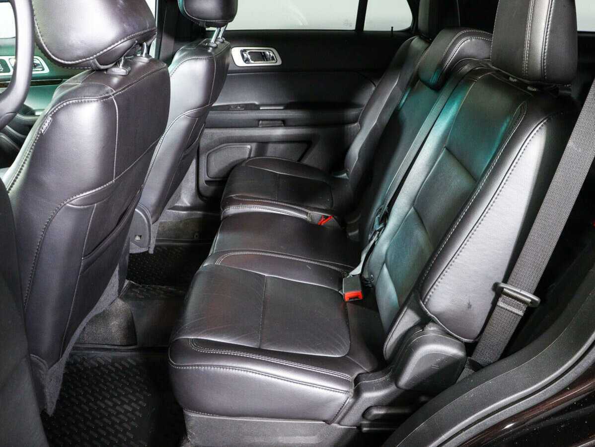 Купить Ford Explorer с пробегом. Фото: #9