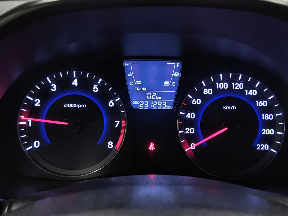 Купить Hyundai Solaris с пробегом. Фото: #12