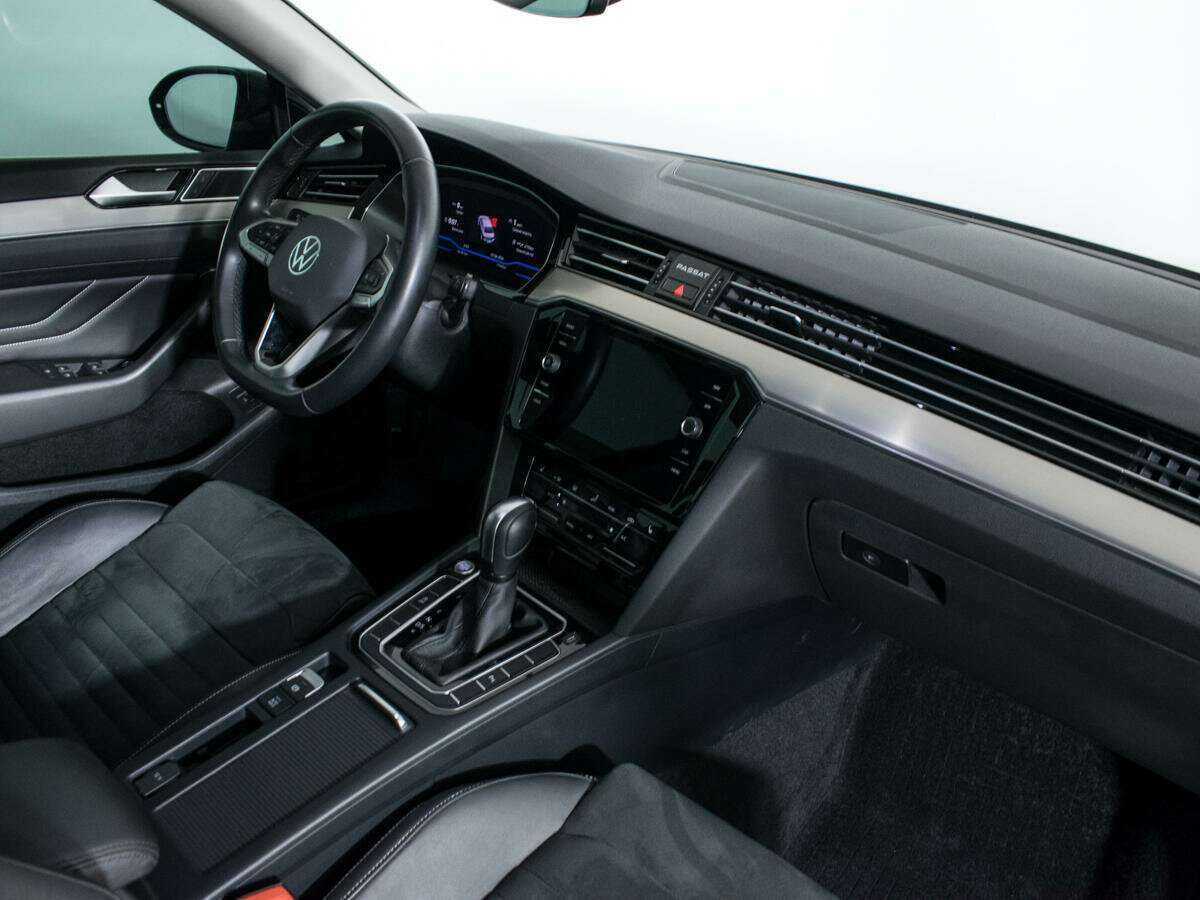 Купить Volkswagen Passat с пробегом. Фото: #8