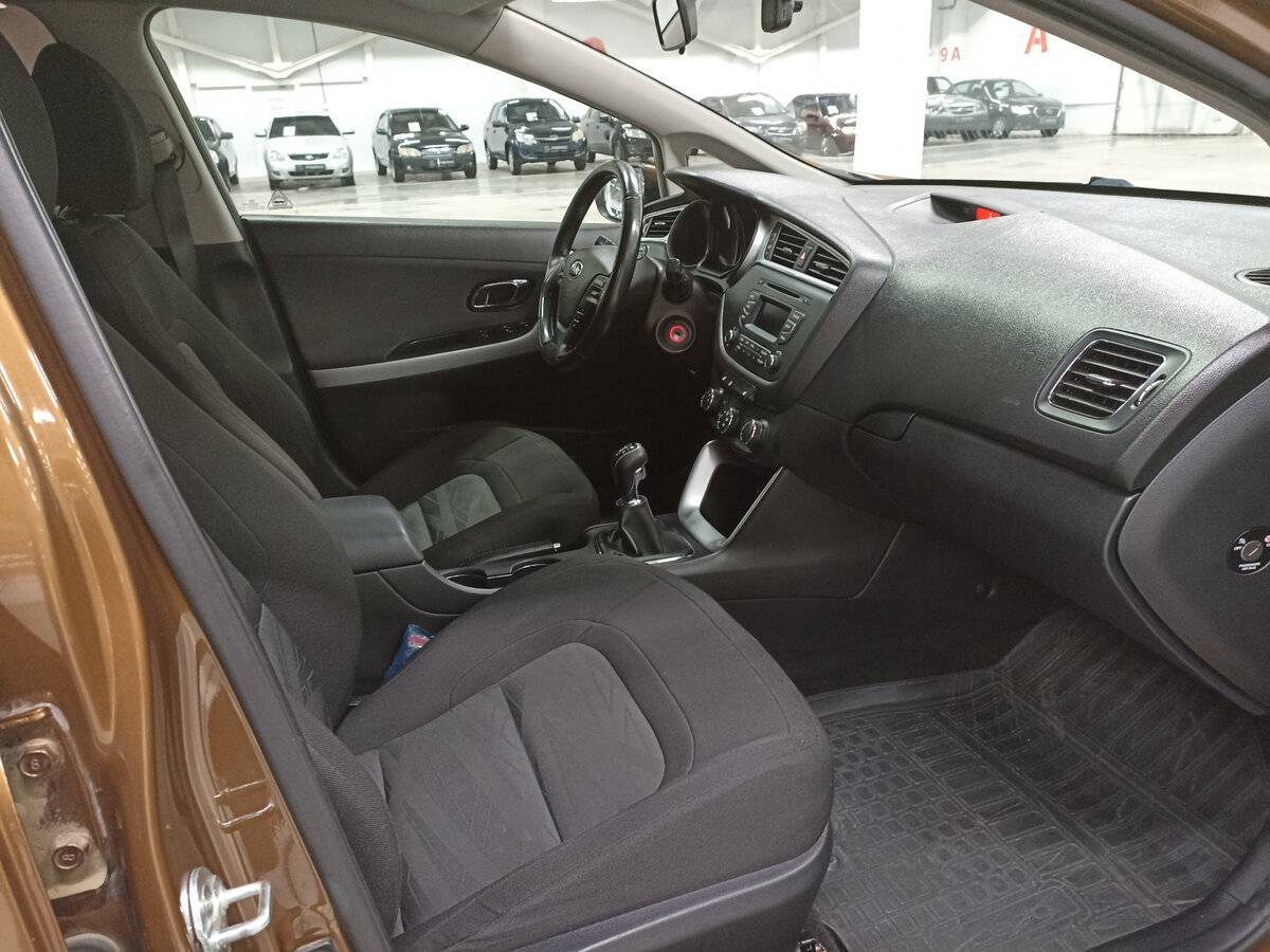Купить Kia Ceed с пробегом. Фото: #10