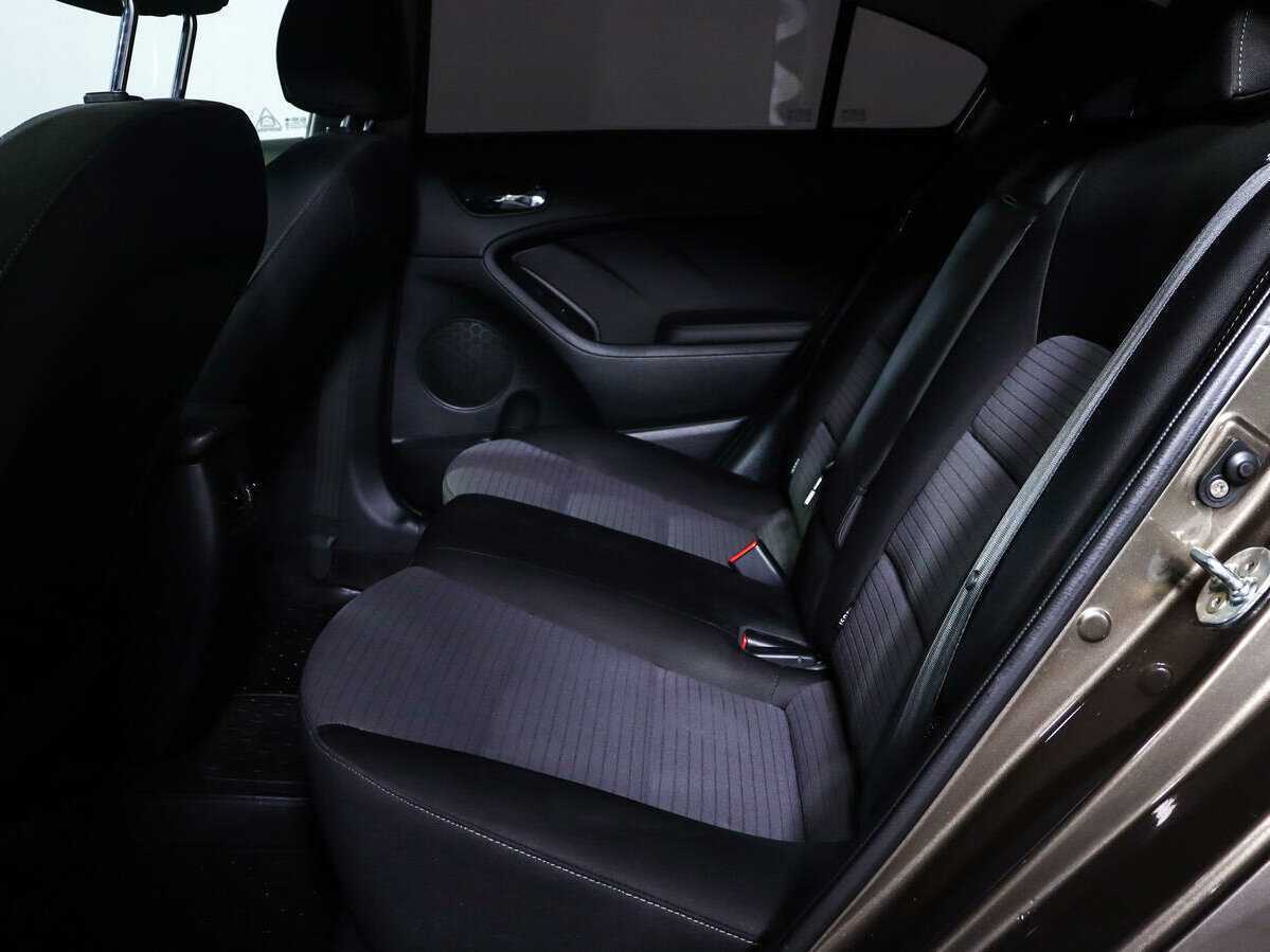 Купить Kia Cerato с пробегом. Фото: #9