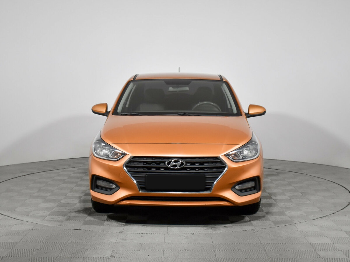 Купить Hyundai Solaris с пробегом. Фото: #1