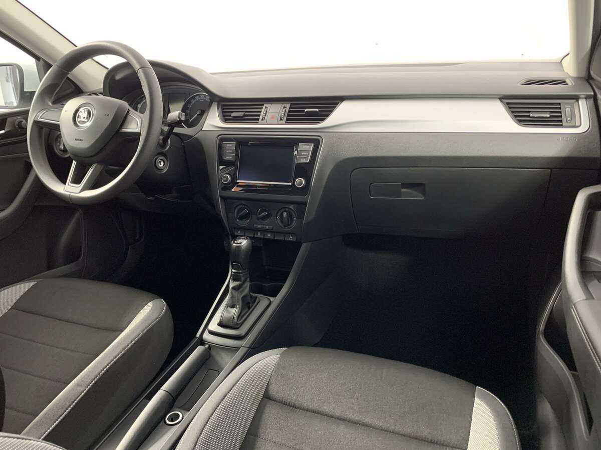 Купить Skoda Rapid с пробегом. Фото: #6