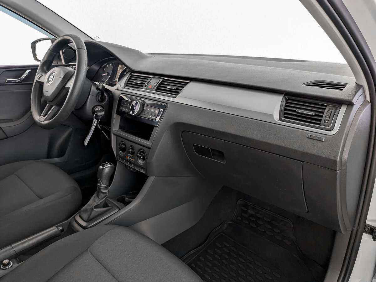 Купить Skoda Rapid с пробегом. Фото: #9