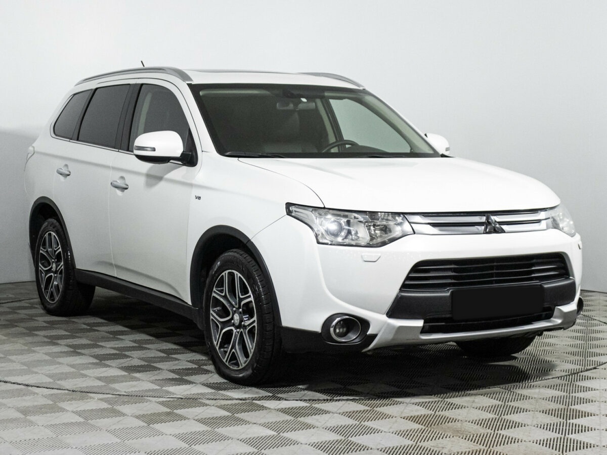 Купить Mitsubishi Outlander с пробегом. Фото: #2
