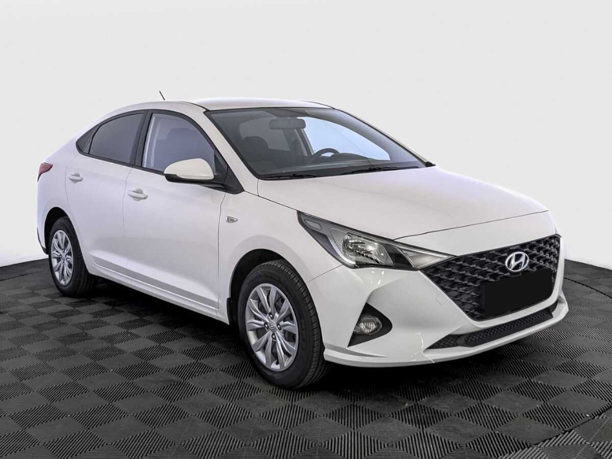 Купить Hyundai Solaris с пробегом. Фото: #2