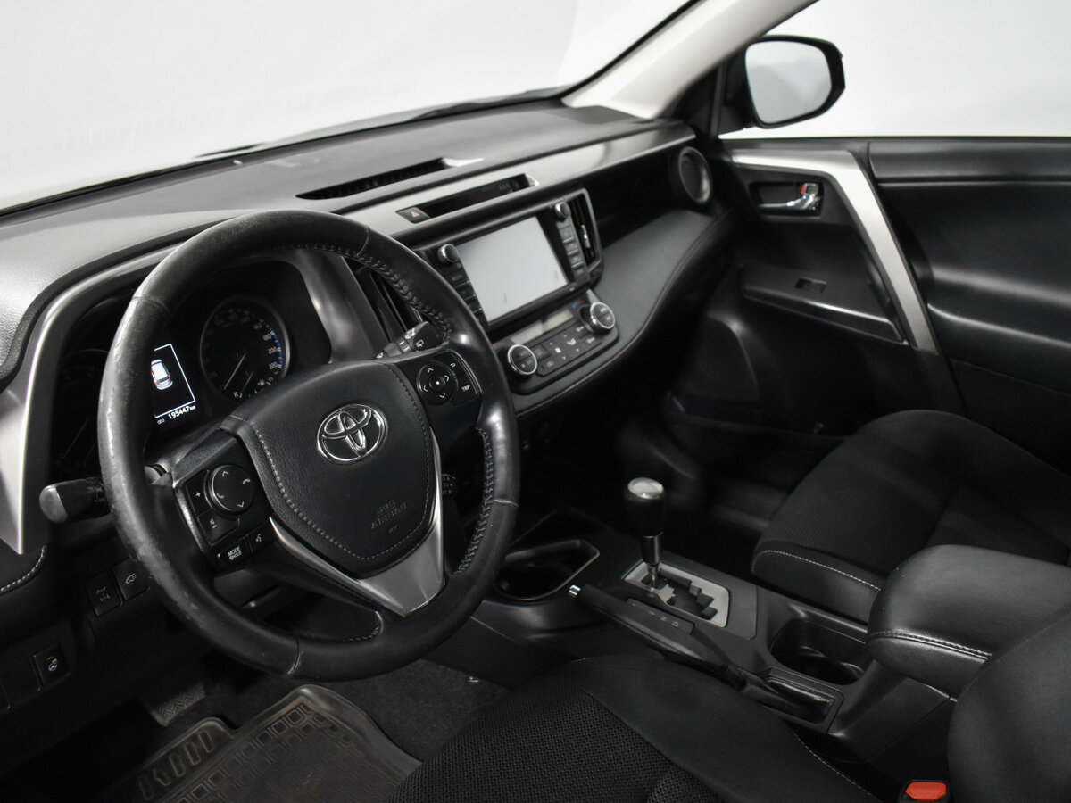 Купить Toyota RAV4 с пробегом. Фото: #6