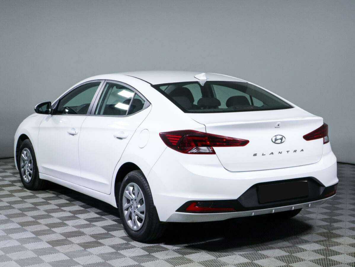 Купить Hyundai Elantra с пробегом. Фото: #5