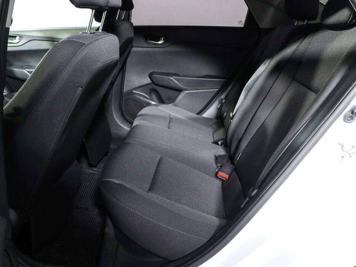 Купить Hyundai Solaris с пробегом. Фото: #8