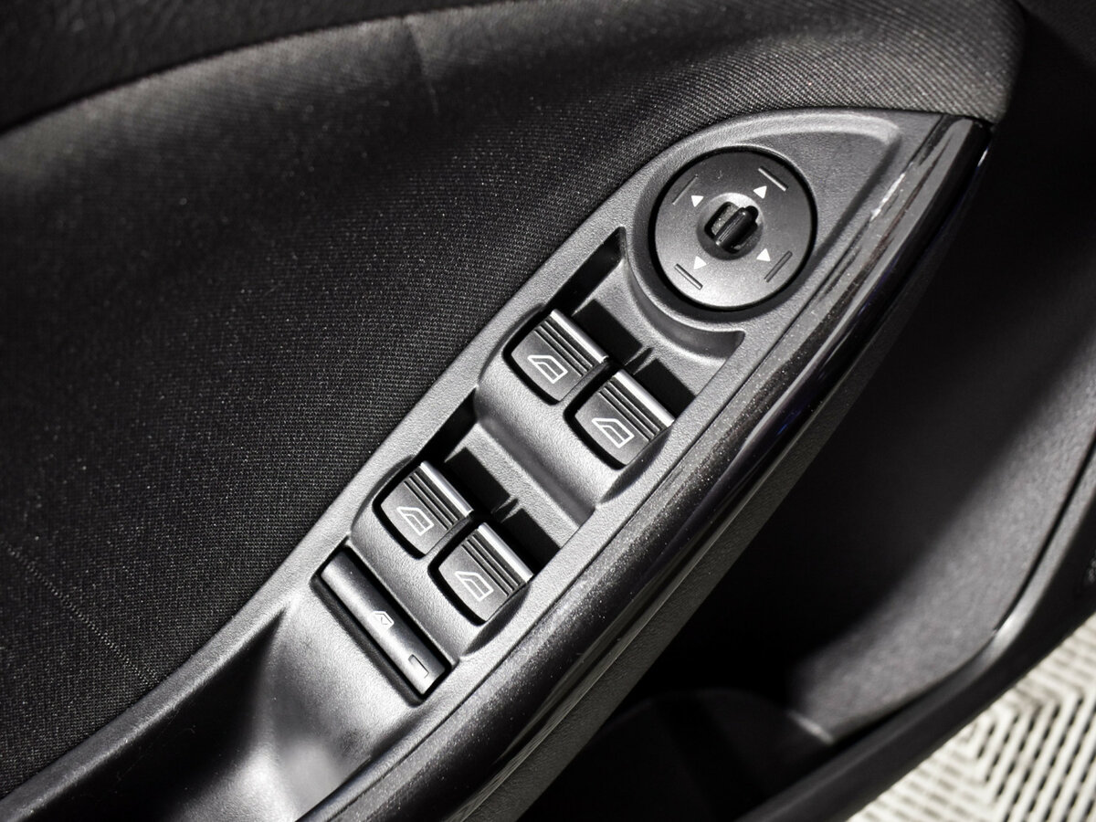 Купить Ford Focus с пробегом. Фото: #17