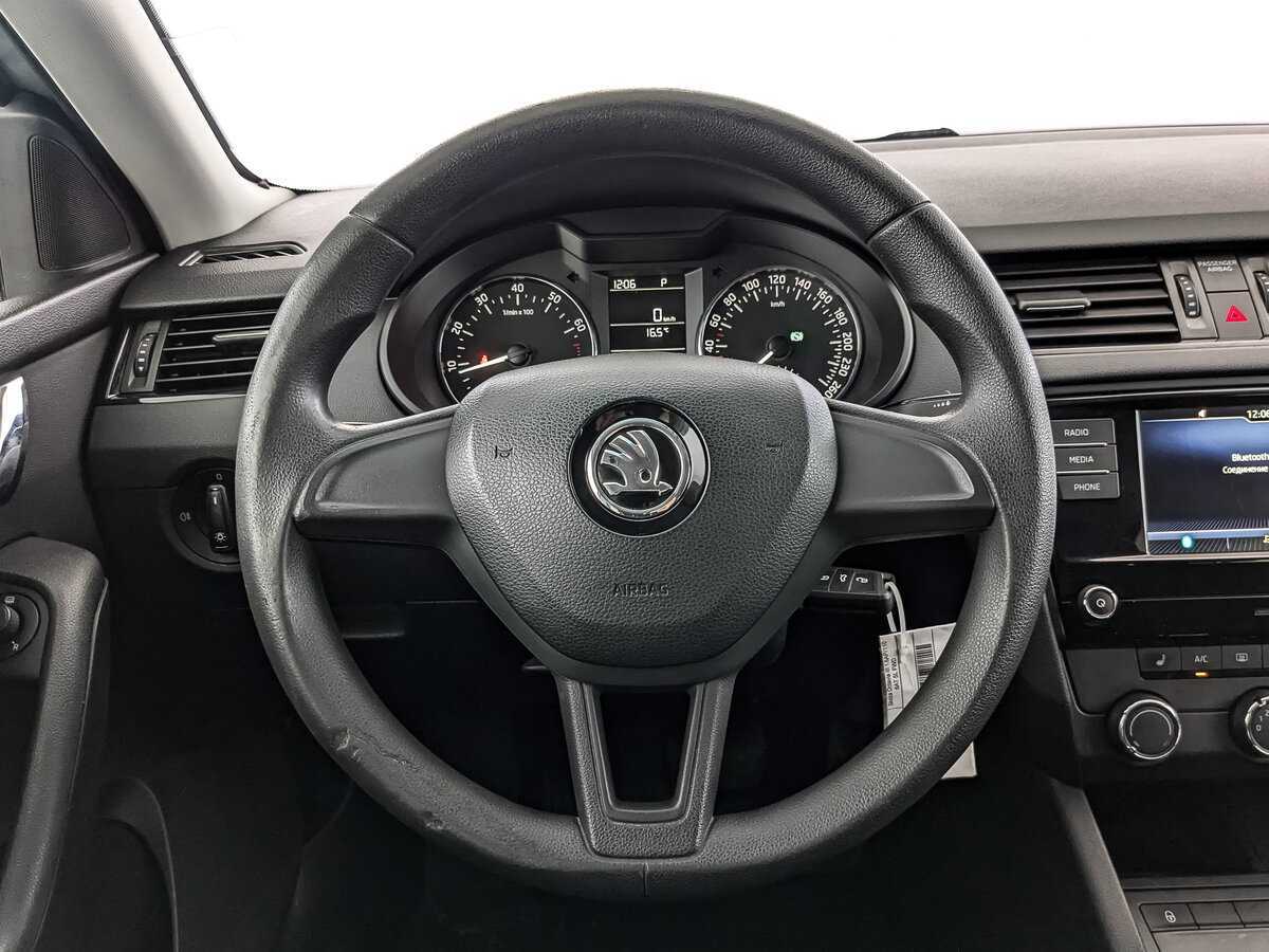 Купить Skoda Octavia с пробегом. Фото: #17