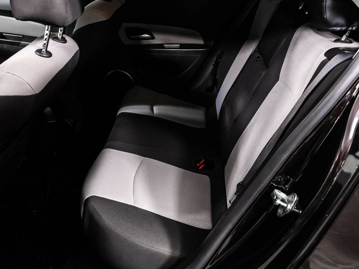 Купить Chevrolet Cruze с пробегом. Фото: #12