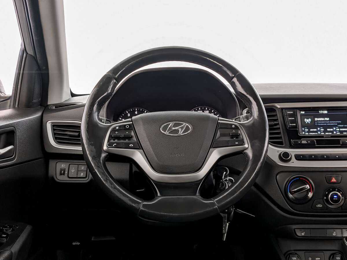 Купить Hyundai Solaris с пробегом. Фото: #20