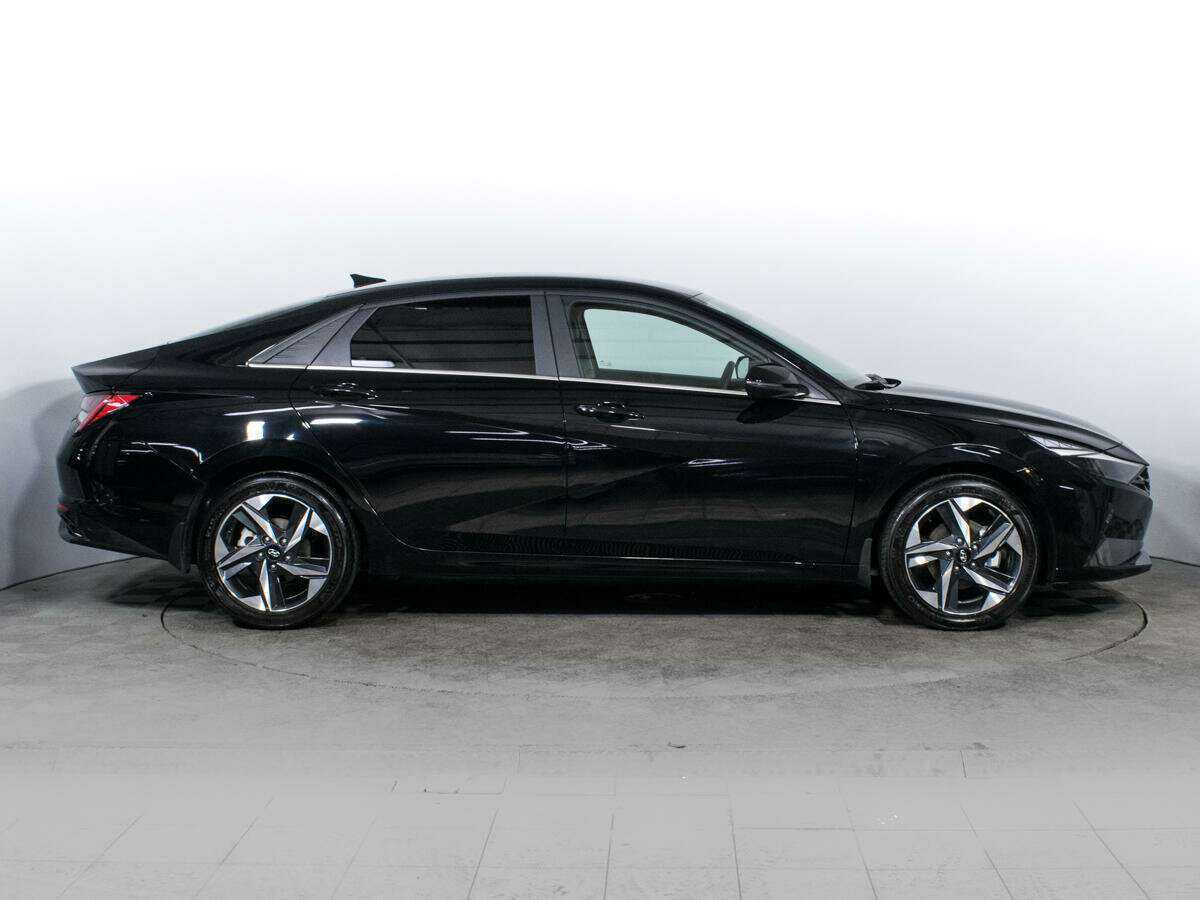 Купить Hyundai Elantra с пробегом. Фото: #3