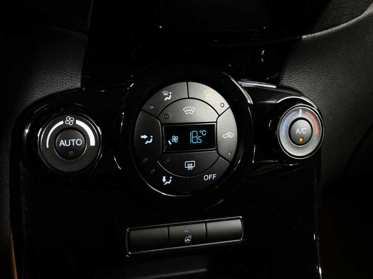 Купить Ford Fiesta с пробегом. Фото: #11