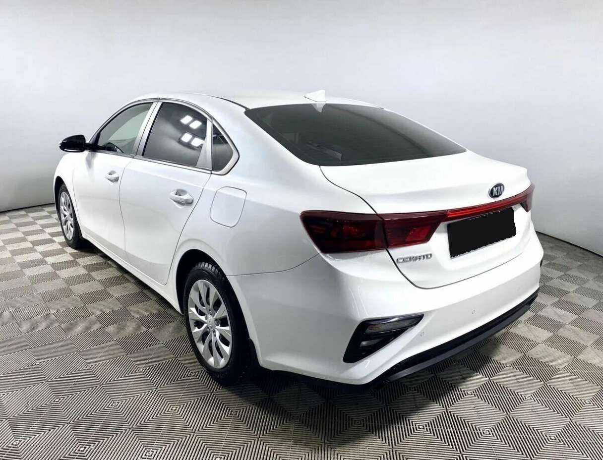 Купить Kia Cerato с пробегом. Фото: #2