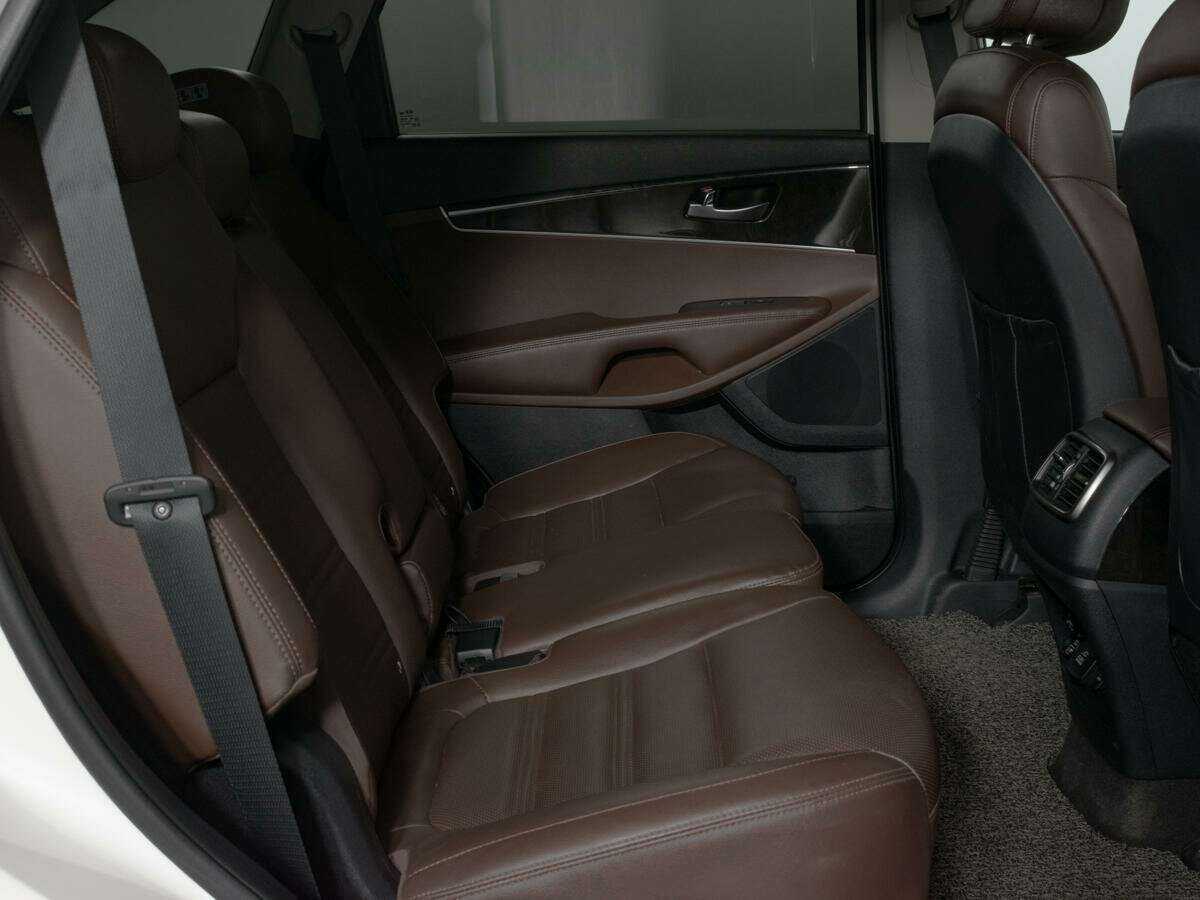 Купить Kia Sorento с пробегом. Фото: #14