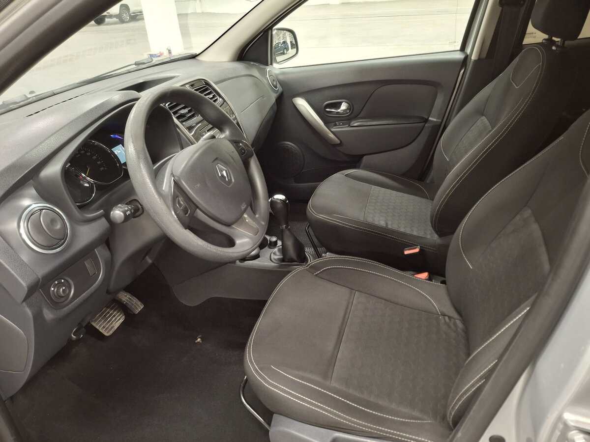 Купить Renault Logan с пробегом. Фото: #14