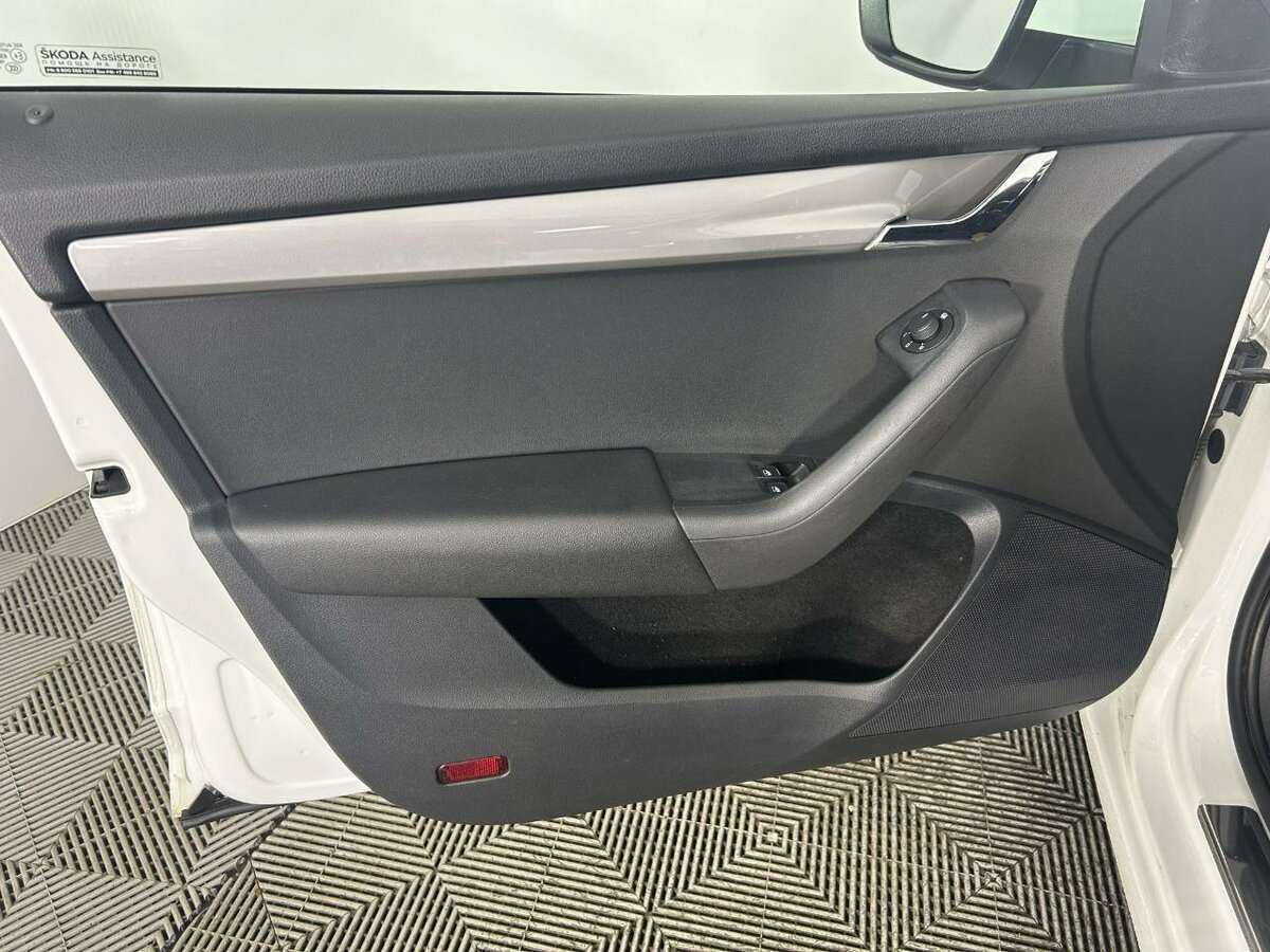 Купить Skoda Octavia с пробегом. Фото: #7