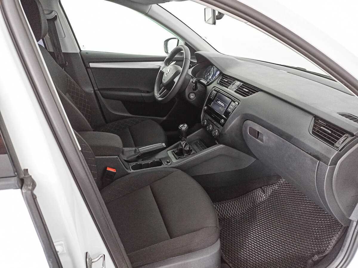 Купить Skoda Octavia с пробегом. Фото: #8