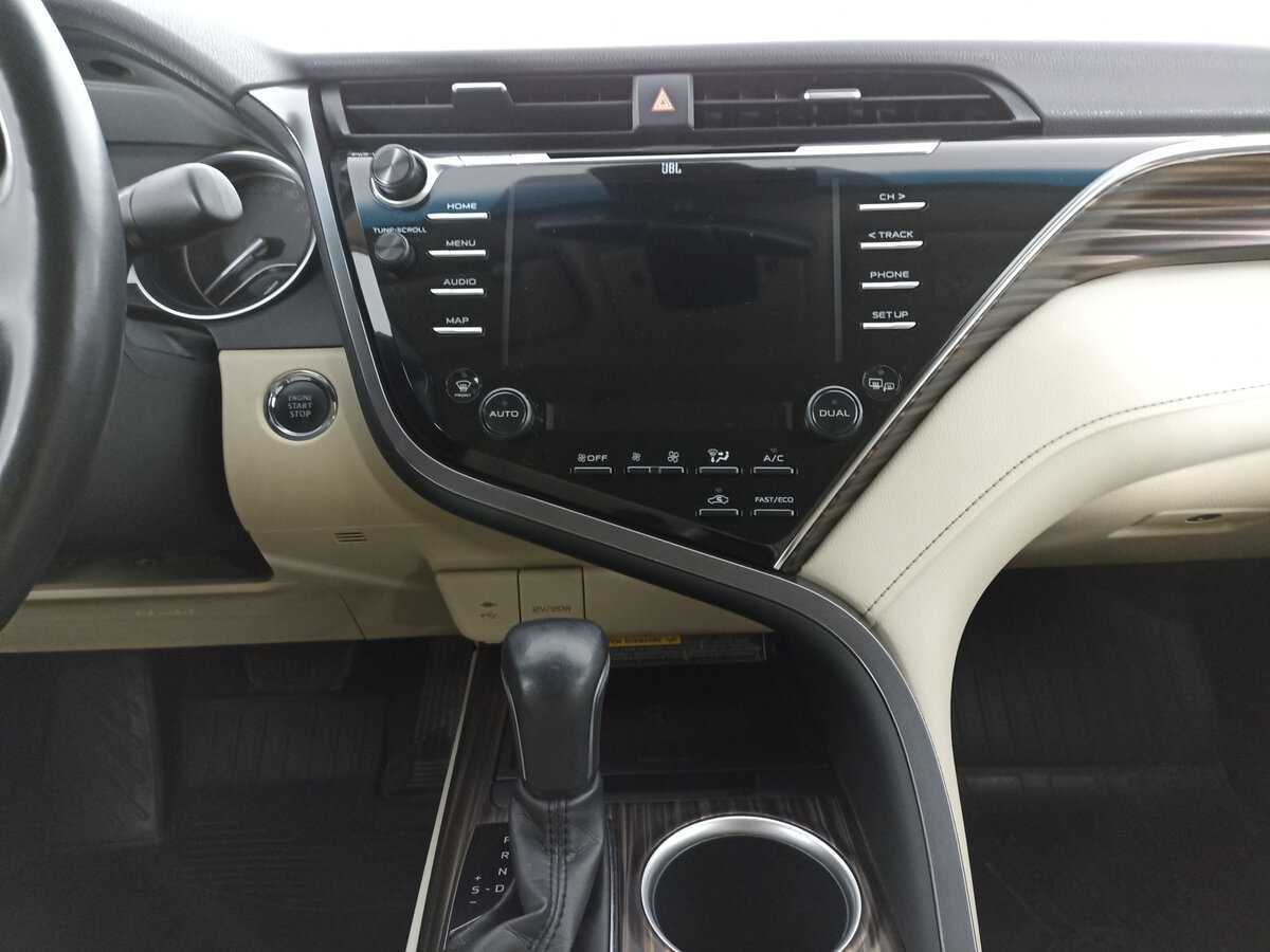 Купить Toyota Camry с пробегом. Фото: #13