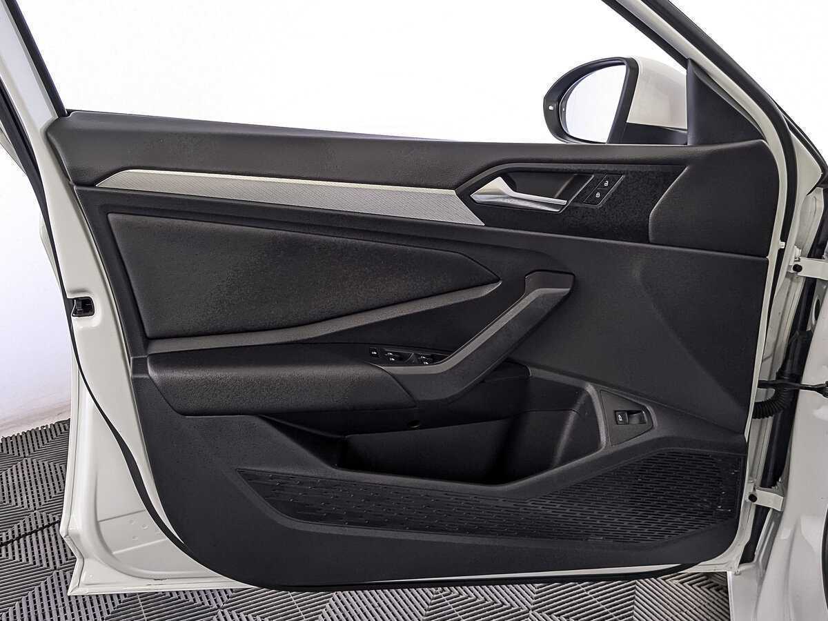 Купить Volkswagen Jetta с пробегом. Фото: #17