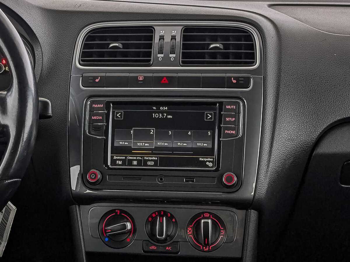 Купить Volkswagen Polo с пробегом. Фото: #16