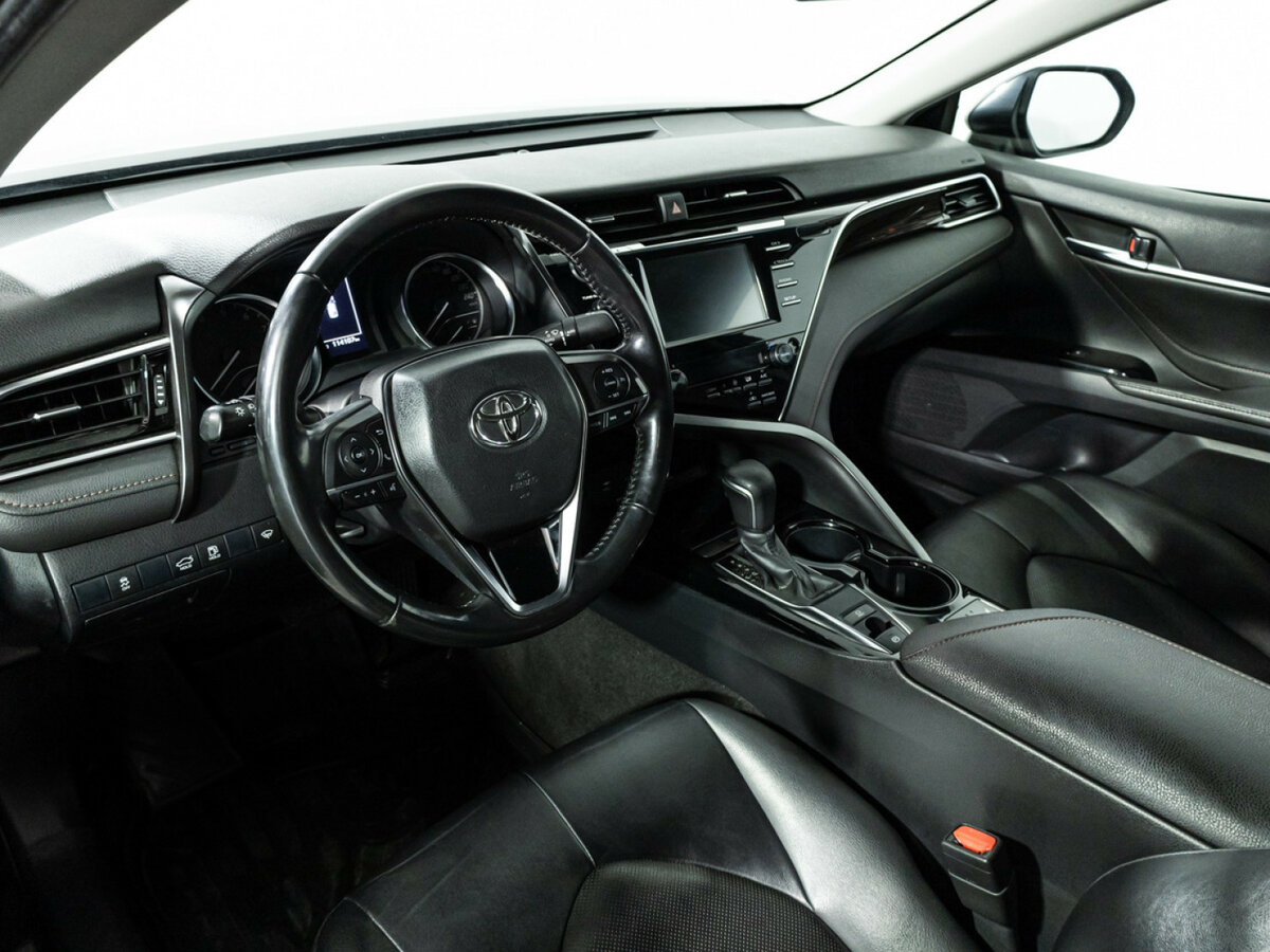 Купить Toyota Camry с пробегом. Фото: #8