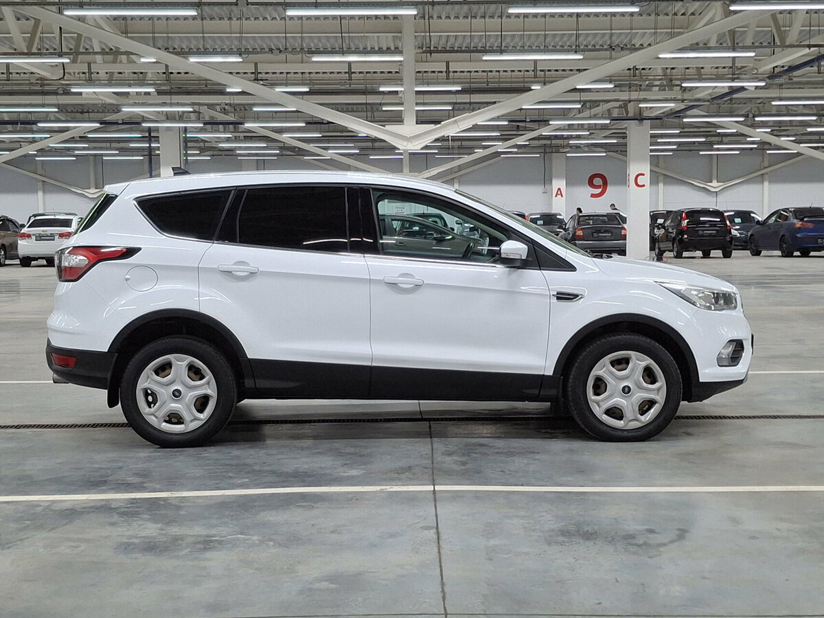 Купить Ford Kuga с пробегом. Фото: #3
