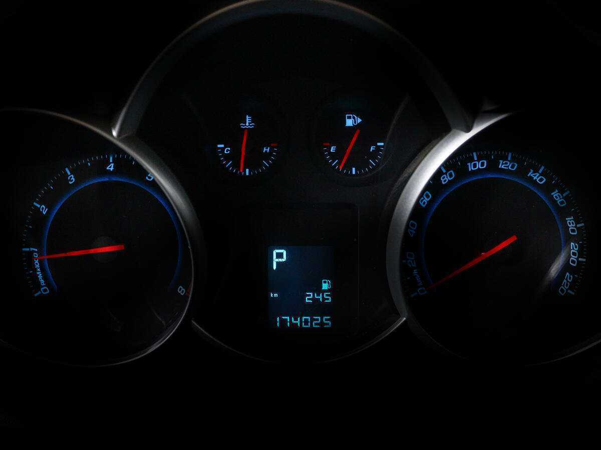 Купить Chevrolet Cruze с пробегом. Фото: #8