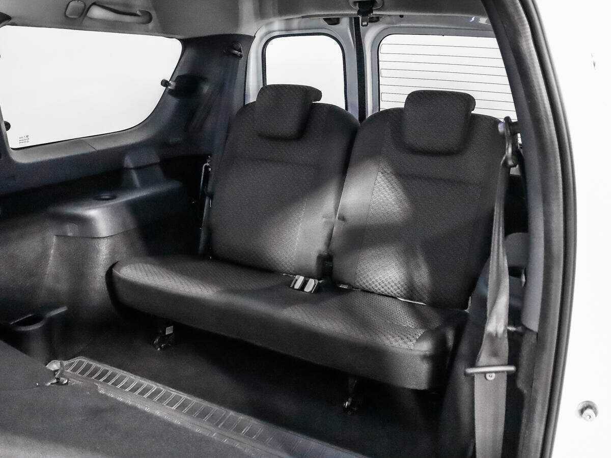 Купить Lada (ВАЗ) Largus с пробегом. Фото: #10