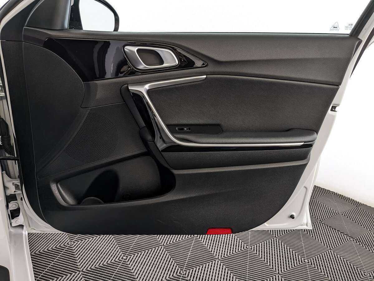 Купить Kia Ceed с пробегом. Фото: #20