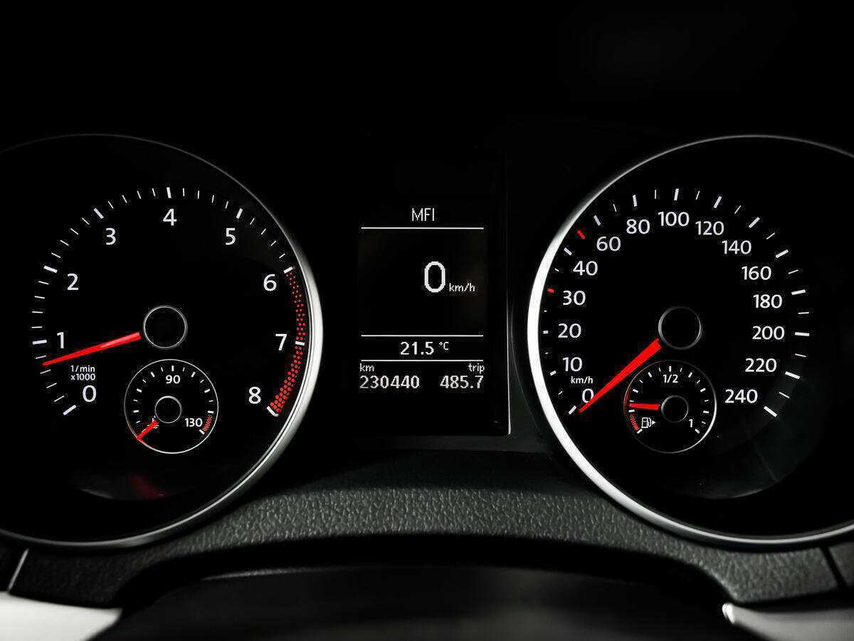 Купить Volkswagen Golf с пробегом. Фото: #9