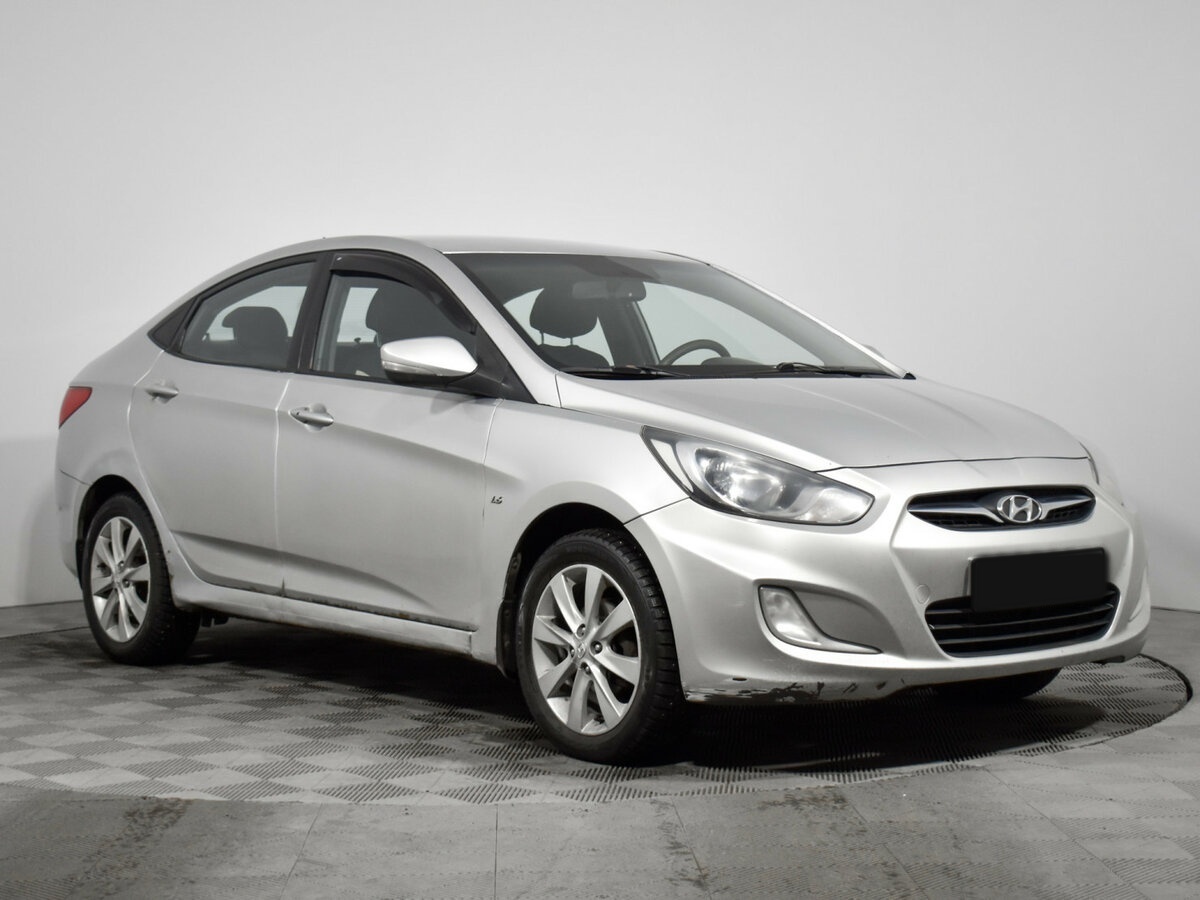 Купить Hyundai Solaris с пробегом. Фото: #2