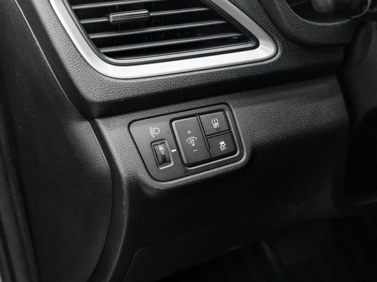 Купить Hyundai Solaris с пробегом. Фото: #16