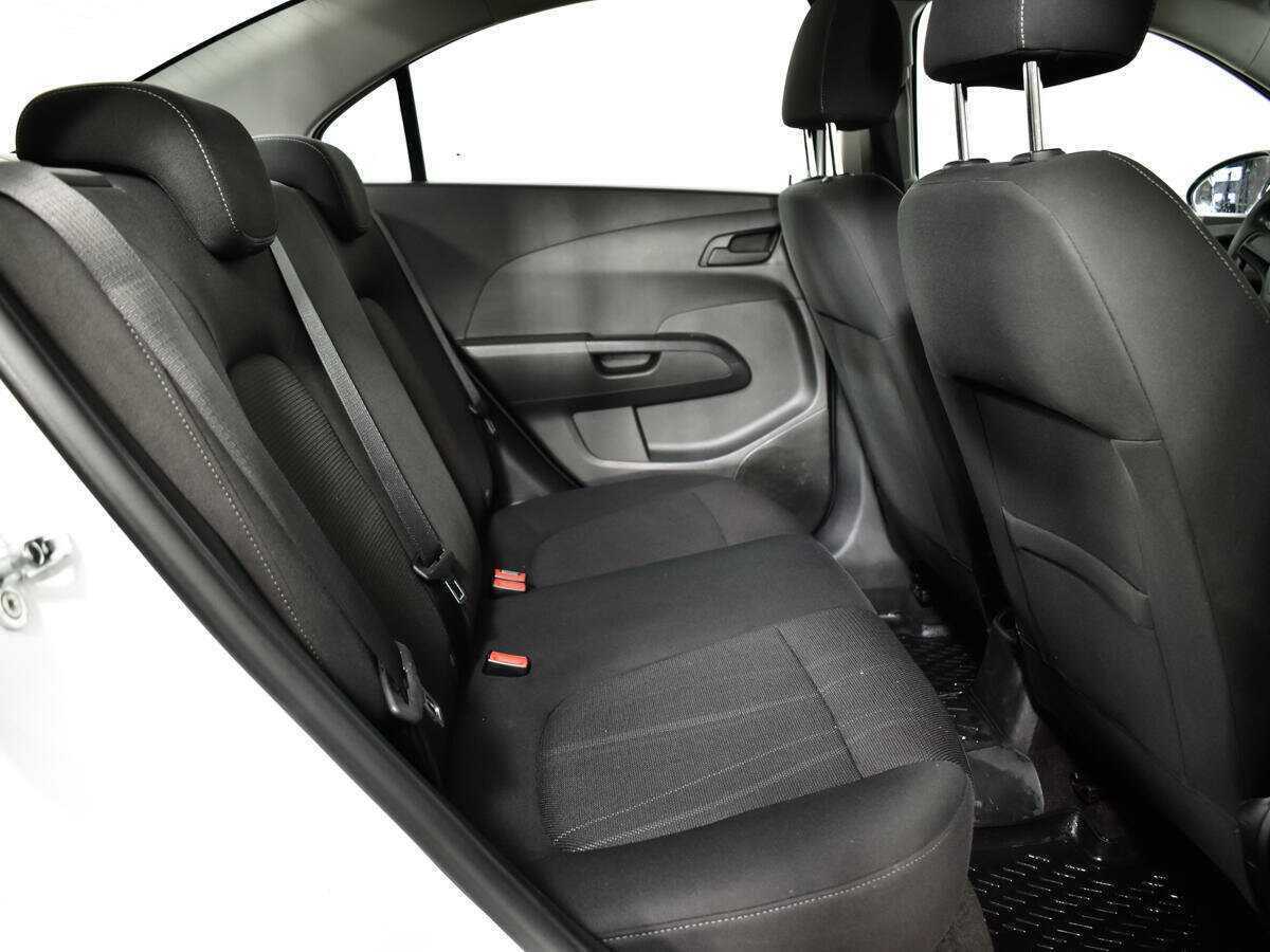Купить Chevrolet Aveo с пробегом. Фото: #9