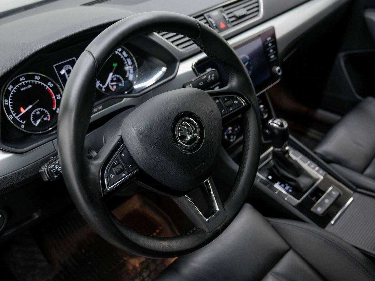 Купить Skoda Superb с пробегом. Фото: #18
