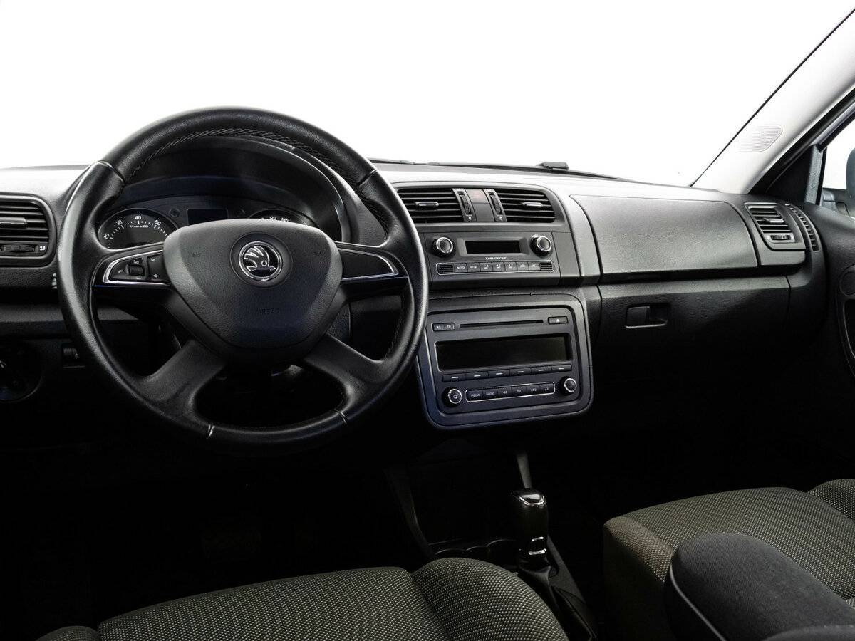 Купить Skoda Fabia с пробегом. Фото: #10