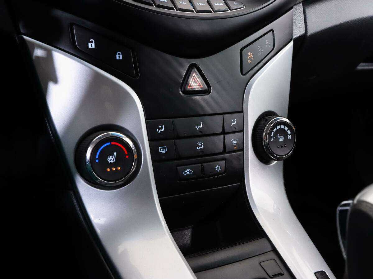 Купить Chevrolet Cruze с пробегом. Фото: #13