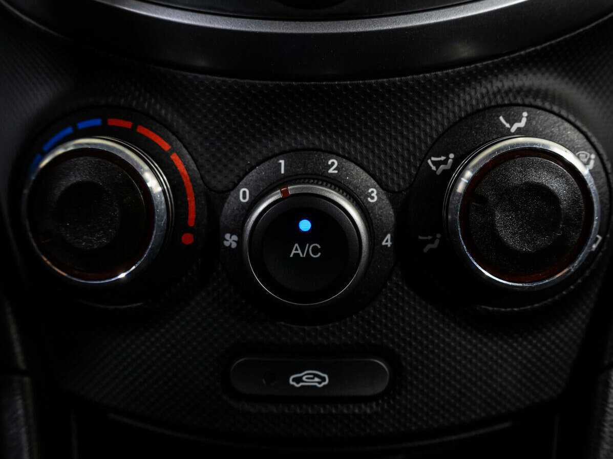 Купить Hyundai Solaris с пробегом. Фото: #12