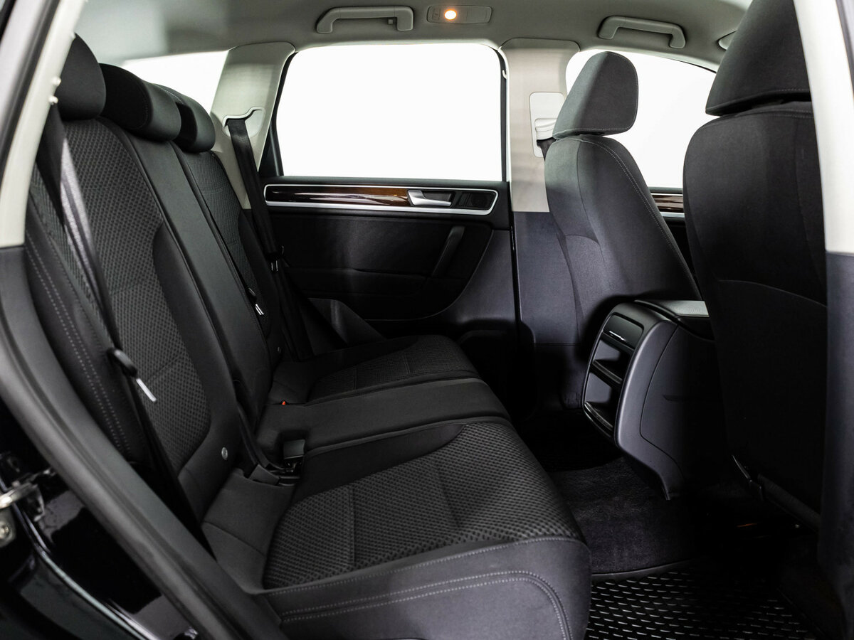 Купить Volkswagen Touareg с пробегом. Фото: #16