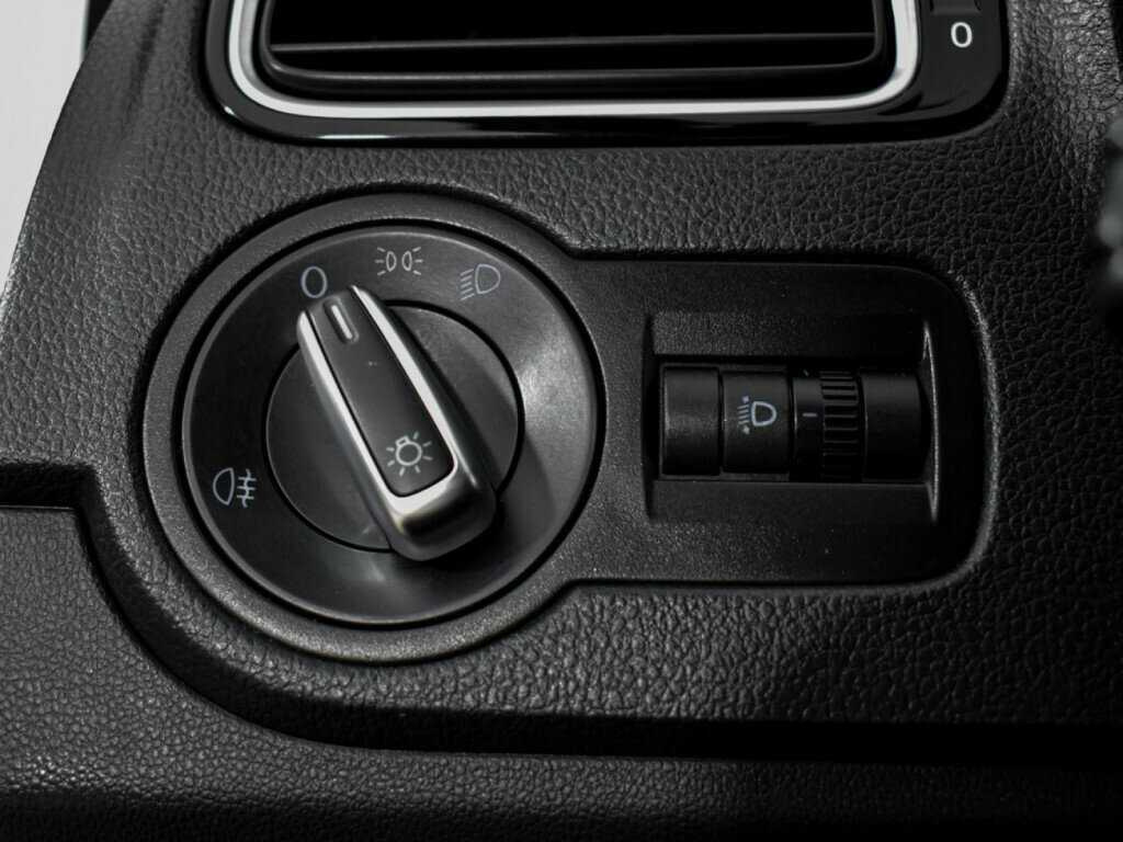 Купить Volkswagen Polo с пробегом. Фото: #9