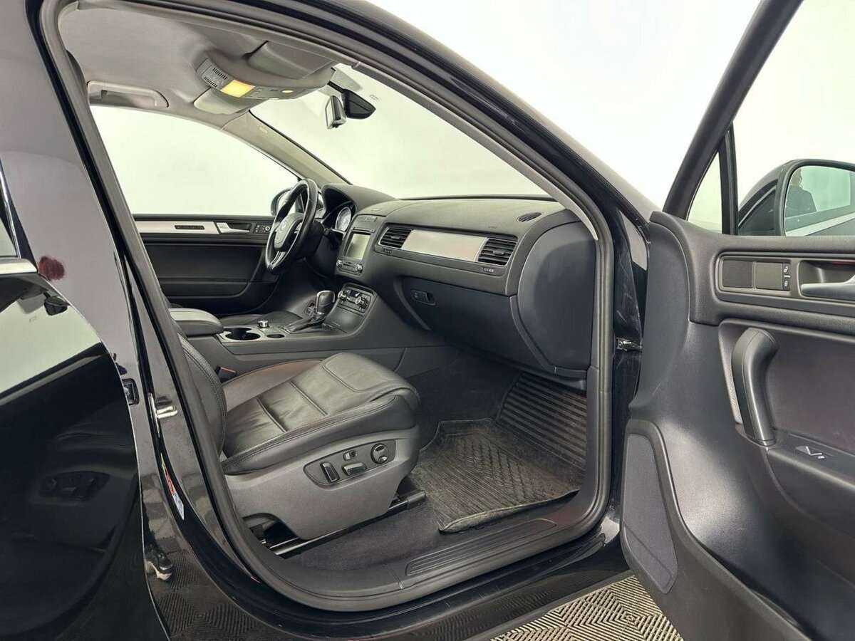 Купить Volkswagen Touareg с пробегом. Фото: #13
