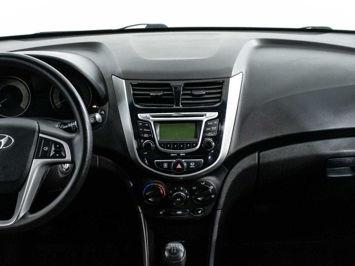 Купить Hyundai Solaris с пробегом. Фото: #13