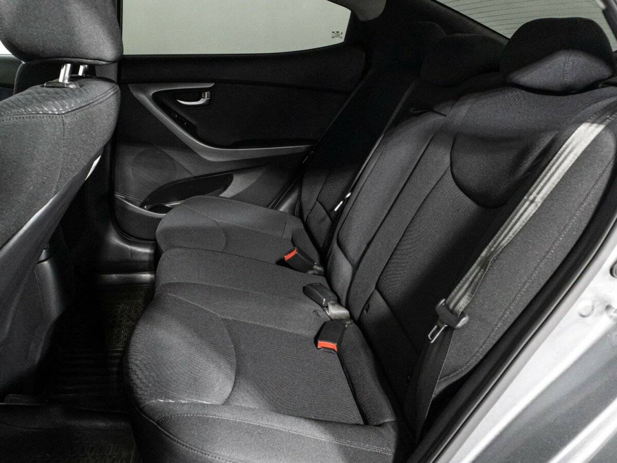 Купить Hyundai Elantra с пробегом. Фото: #9