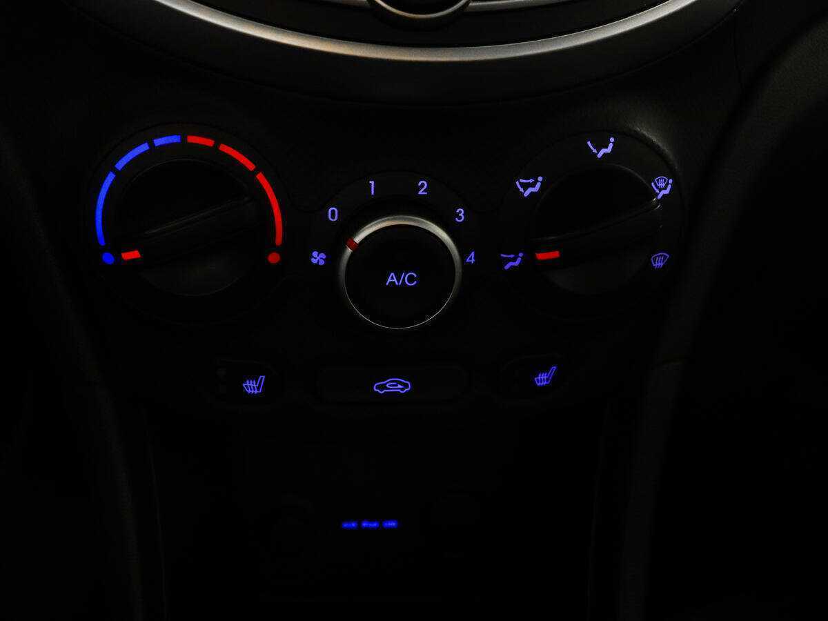 Купить Hyundai Solaris с пробегом. Фото: #14